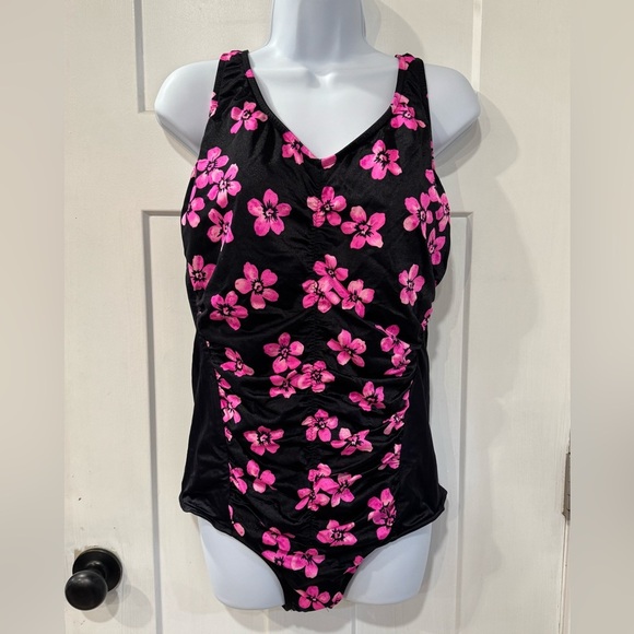 Maxine of Hollywood swimsuit - Picture 1 of 9